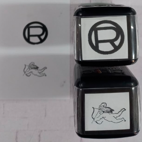 Timbre Pequeño Cuadrado  1,4 x 1,4 cm Para Logo pequeño (Minimalista sin detalles)